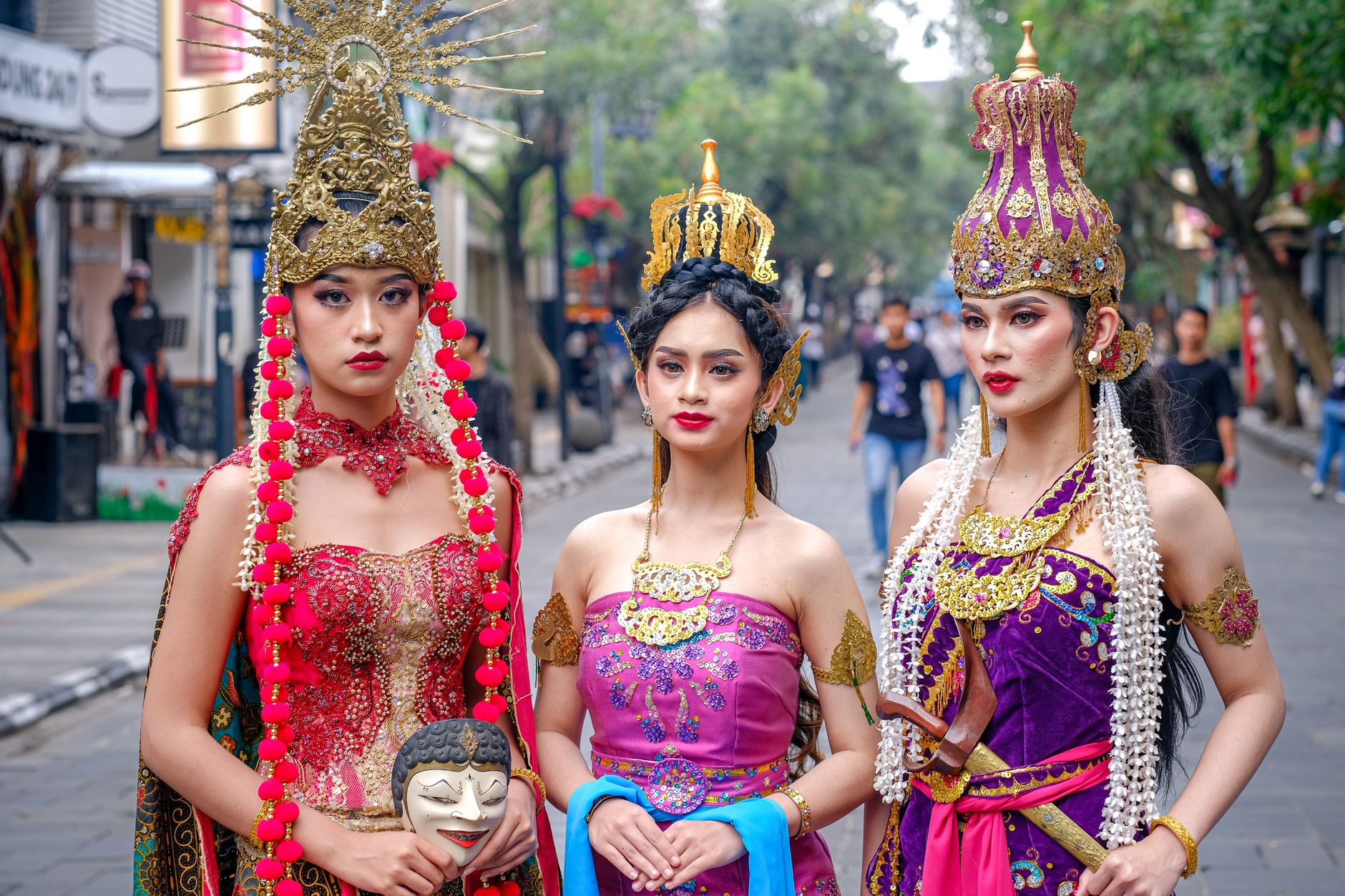 Iklan Google fashion Indonesia menampilkan produk tren terkini untuk pasar lokal