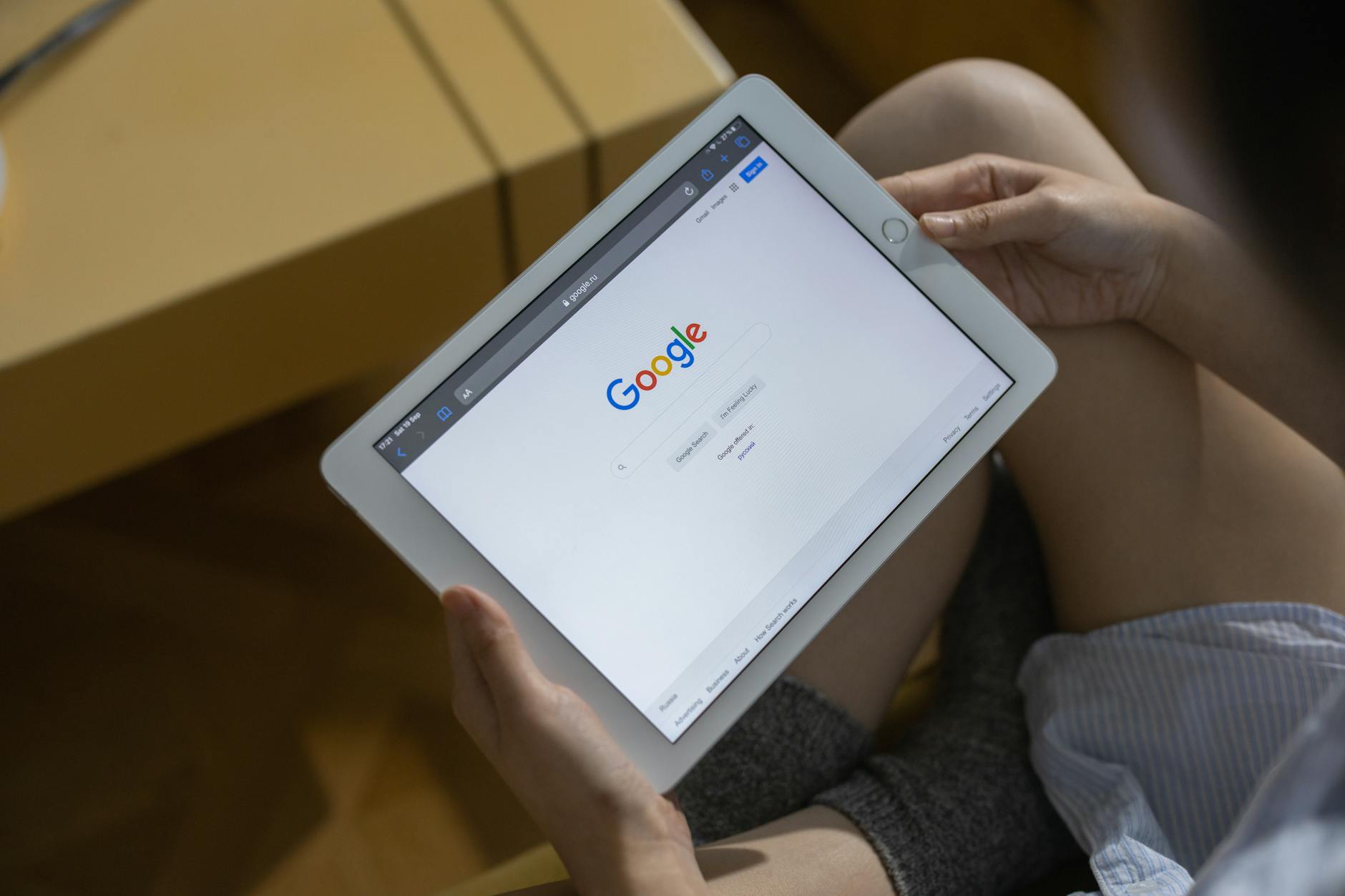 Perbandingan google ads dan SEO untuk meningkatkan visibilitas website